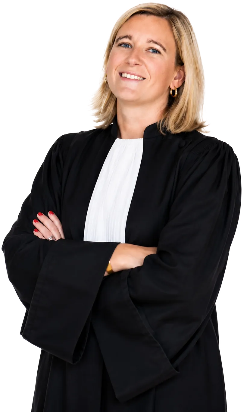 Charlotte Boccon-Liaudet, avocate au barreau de Paris, en robe